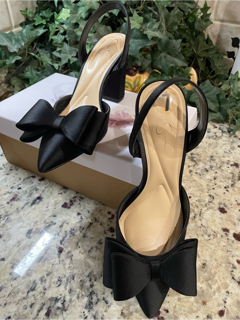 Jessica Simpson Naomia black satin pointed-toe slingback heels oversized bow sz7 - Picture 4 of 10